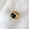 Anel em Aço Dourado Quadrado Preto