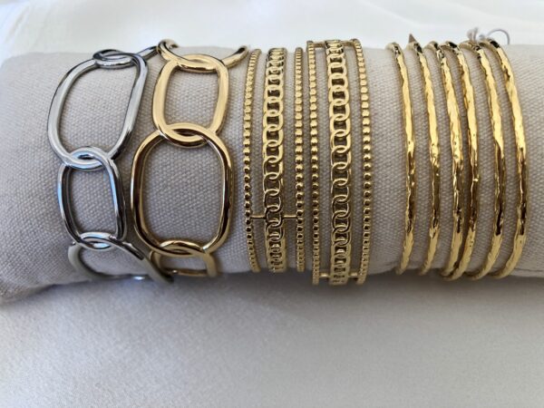 Pulseira em Aço Dourada Tripla com Bolinhas e Malha