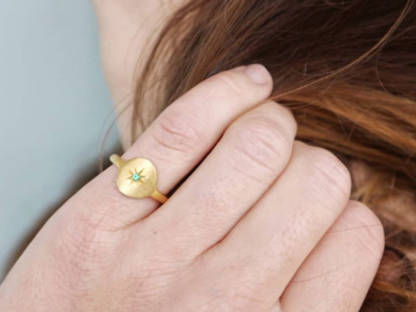 ANEL ESTRELA DOURADO COM ZIRCÓNIA